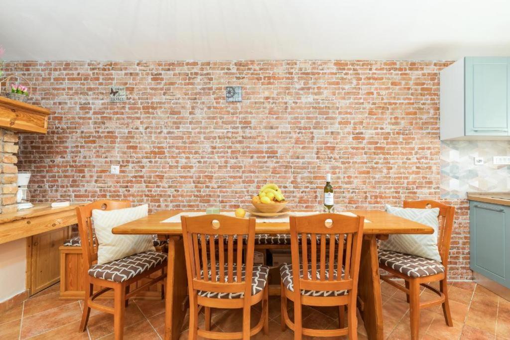 Apartment Mladenka PUY מראה חיצוני תמונה