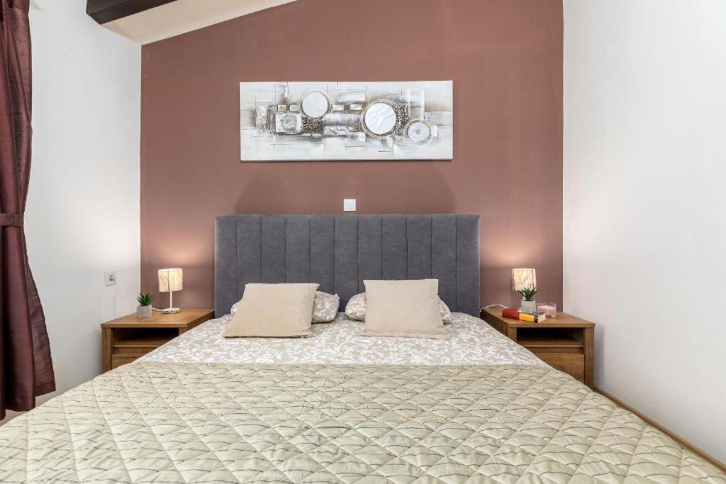 Apartment Mladenka PUY מראה חיצוני תמונה
