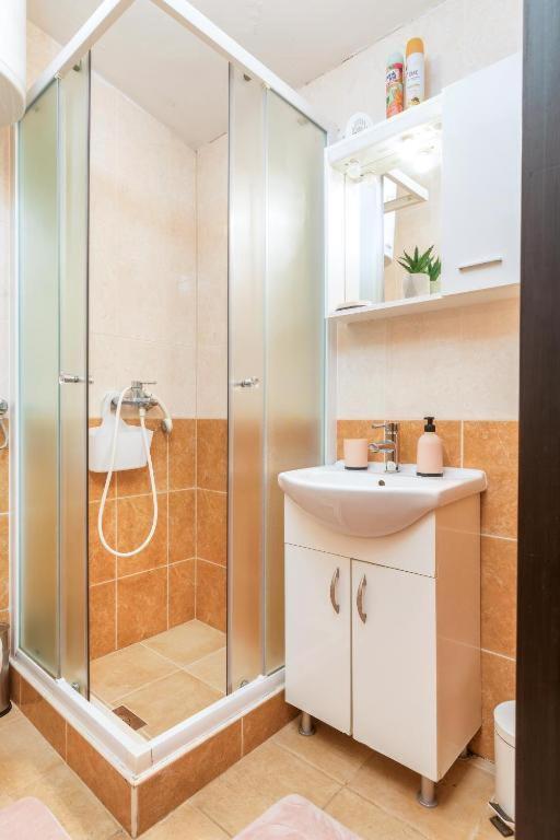 Apartment Mladenka PUY מראה חיצוני תמונה