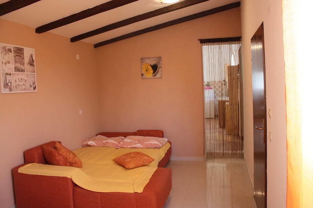 Apartment Mladenka PUY מראה חיצוני תמונה