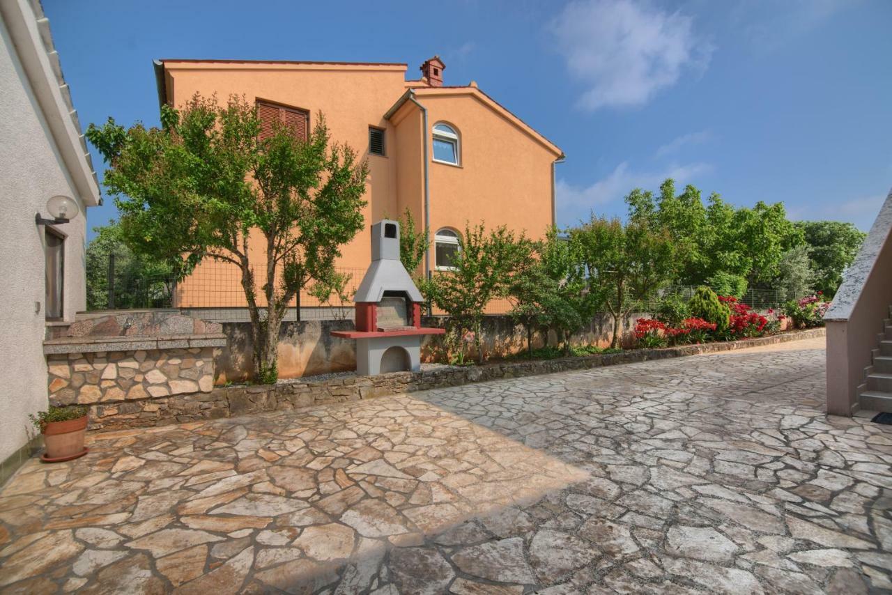 Apartment Mladenka PUY מראה חיצוני תמונה