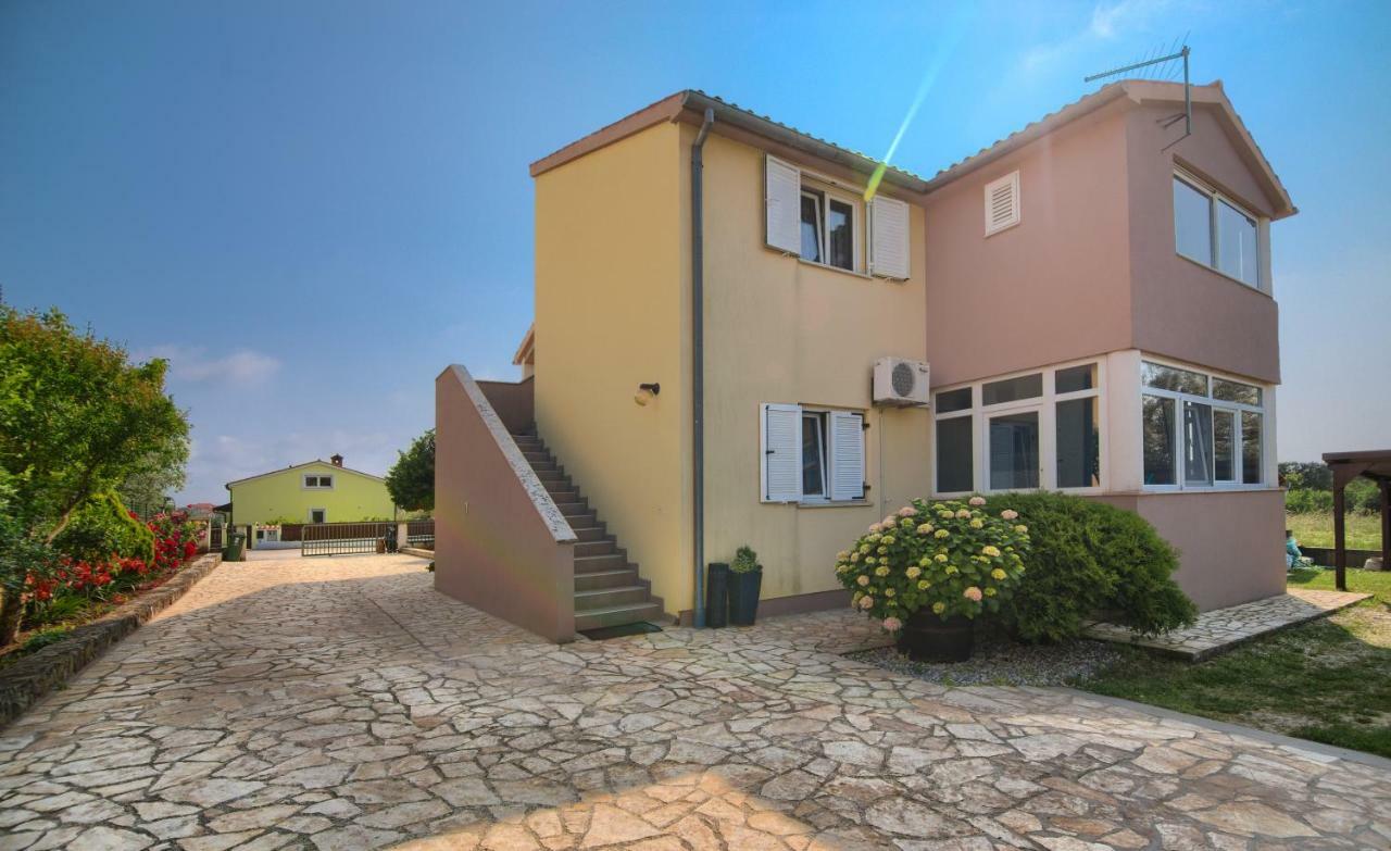 Apartment Mladenka PUY מראה חיצוני תמונה