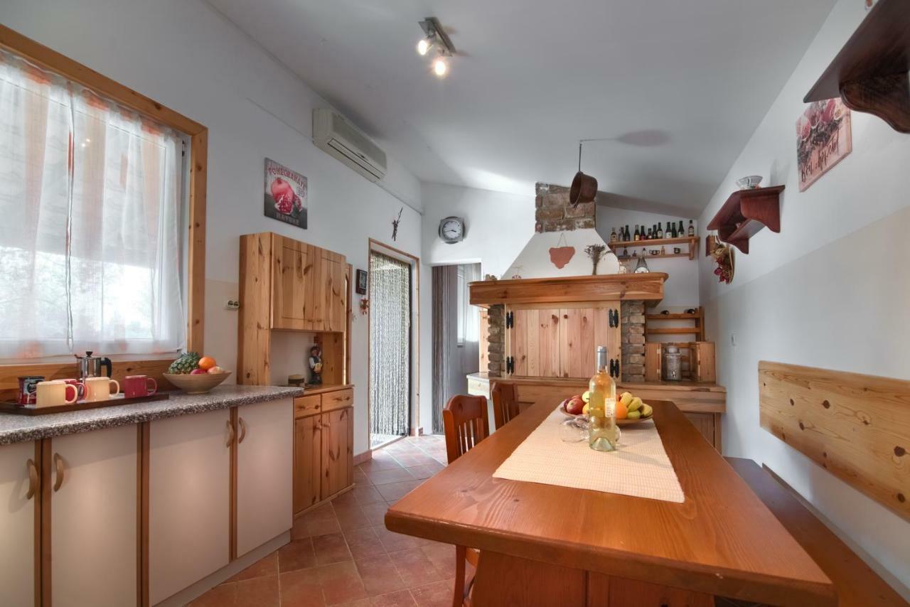 Apartment Mladenka PUY מראה חיצוני תמונה