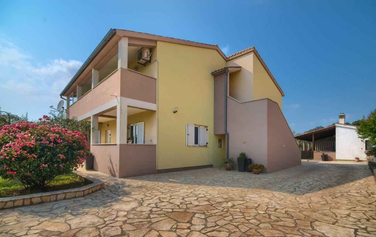 Apartment Mladenka PUY מראה חיצוני תמונה