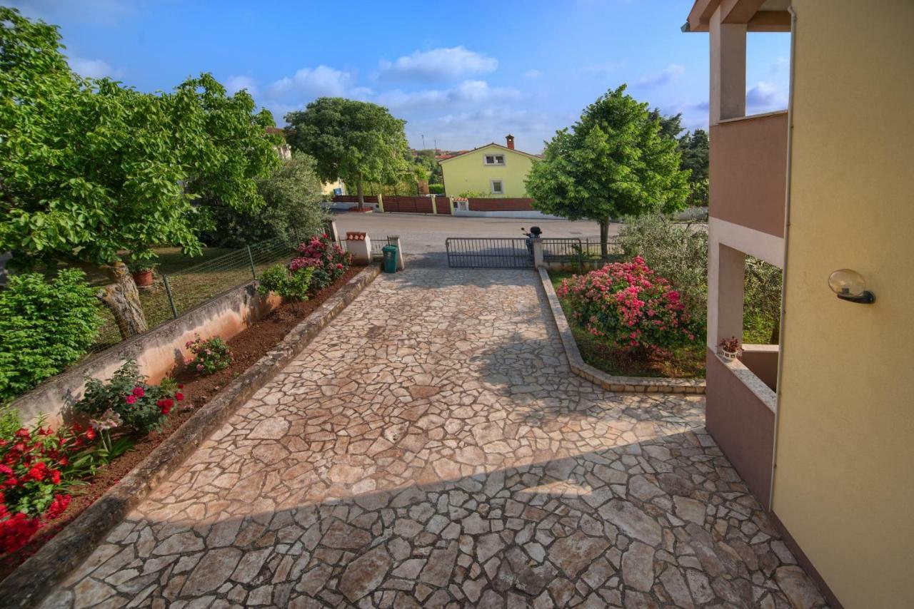 Apartment Mladenka PUY מראה חיצוני תמונה