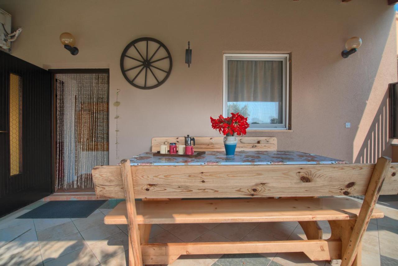 Apartment Mladenka PUY מראה חיצוני תמונה